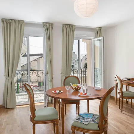 Hotell Medicis Puteaux