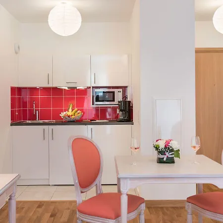 Medicis Hotell Puteaux