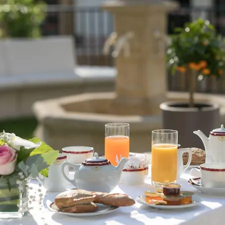 Medicis Hotell Puteaux