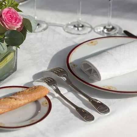 Medicis Hotell Puteaux