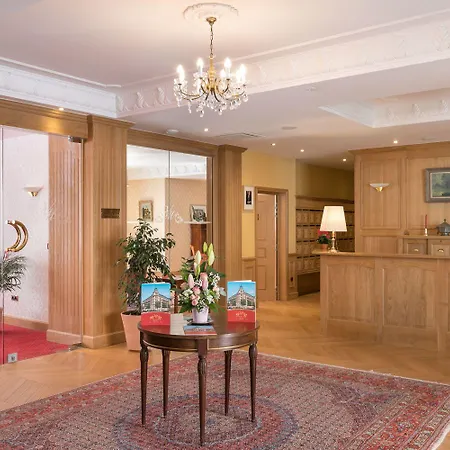 Hotell Medicis Puteaux