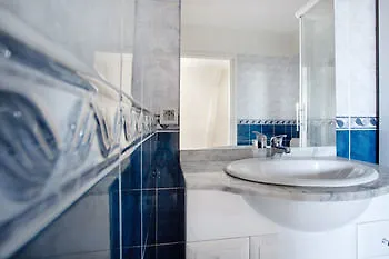 Hotel Medicis *