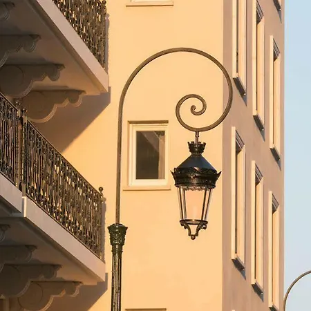 Medicis Hotel