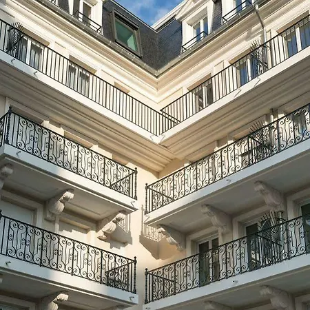 Medicis Hotel *