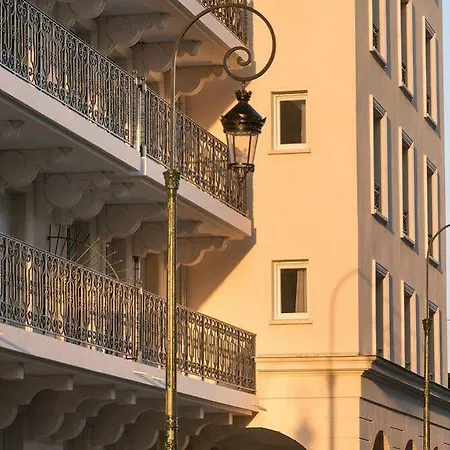 Hotel Medicis Puteaux