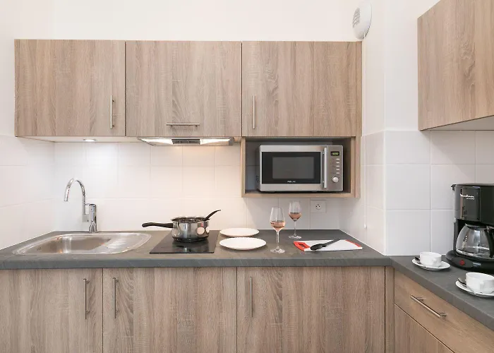 Hotel Medicis Puteaux